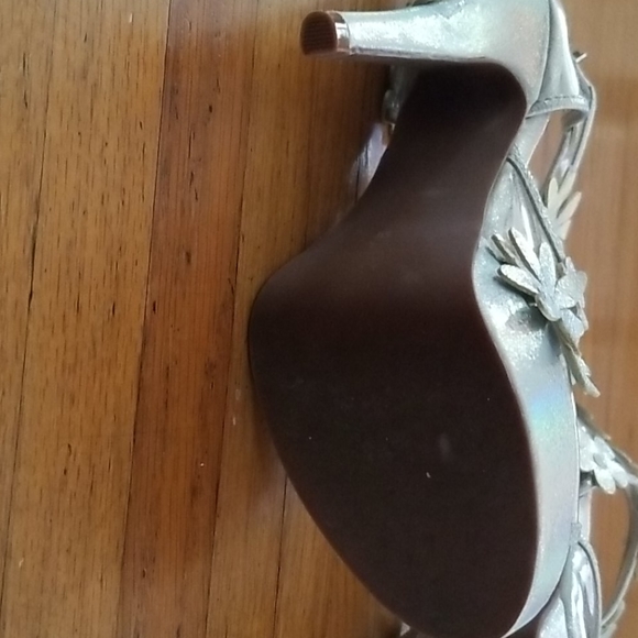 Sugarbaby Holographic Flower Heels Size 5 - Picture 2 of 6